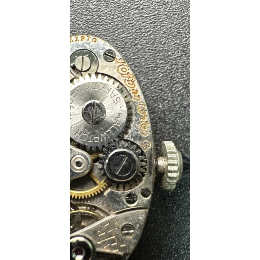 Vintage Hallmark Watch Co 15 Jewels M6A Oval Watch Movement Blue Cabochon Crown